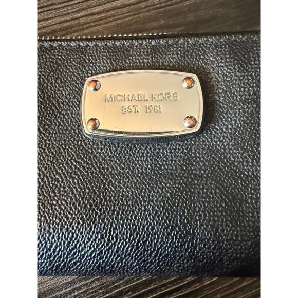 Michael Kors Jet Set Travel Black Continental Long Wallet Wristlet - Picture 8 of 9